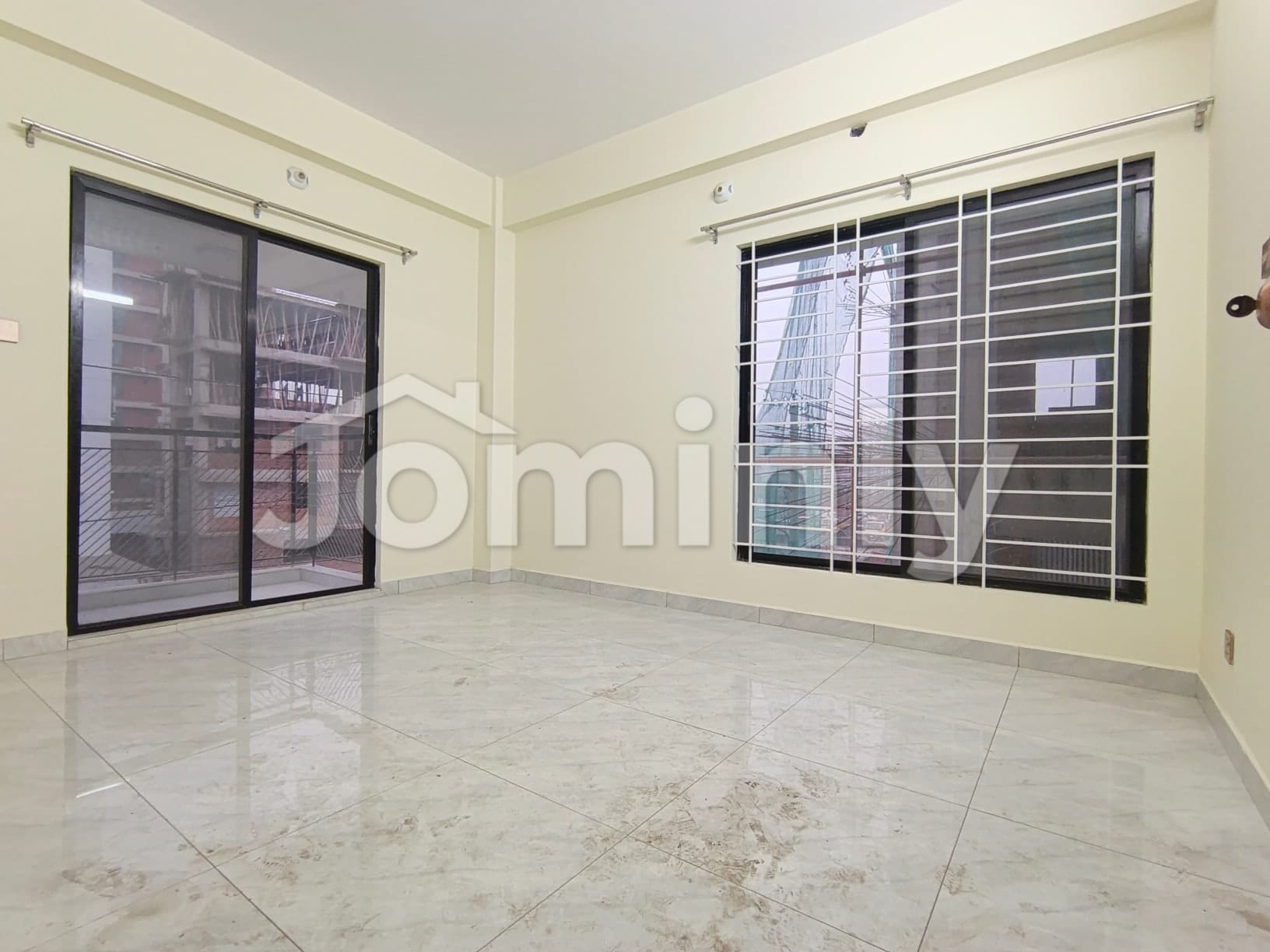 Spacious 1800 Sft 4-Bedroom Apartment for Rent in Bashundhara R/A (Family & Bachelor Welcome) - 3