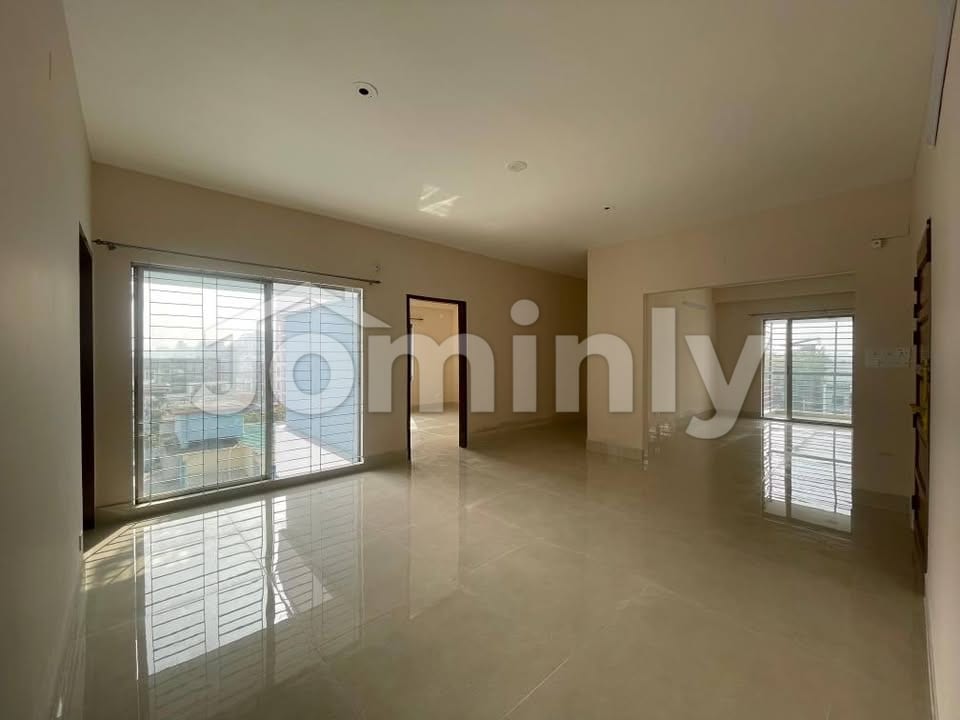 2,300 SQFT Single-Unit Used Apartment with Titas Gas @ Sector 13, Uttara