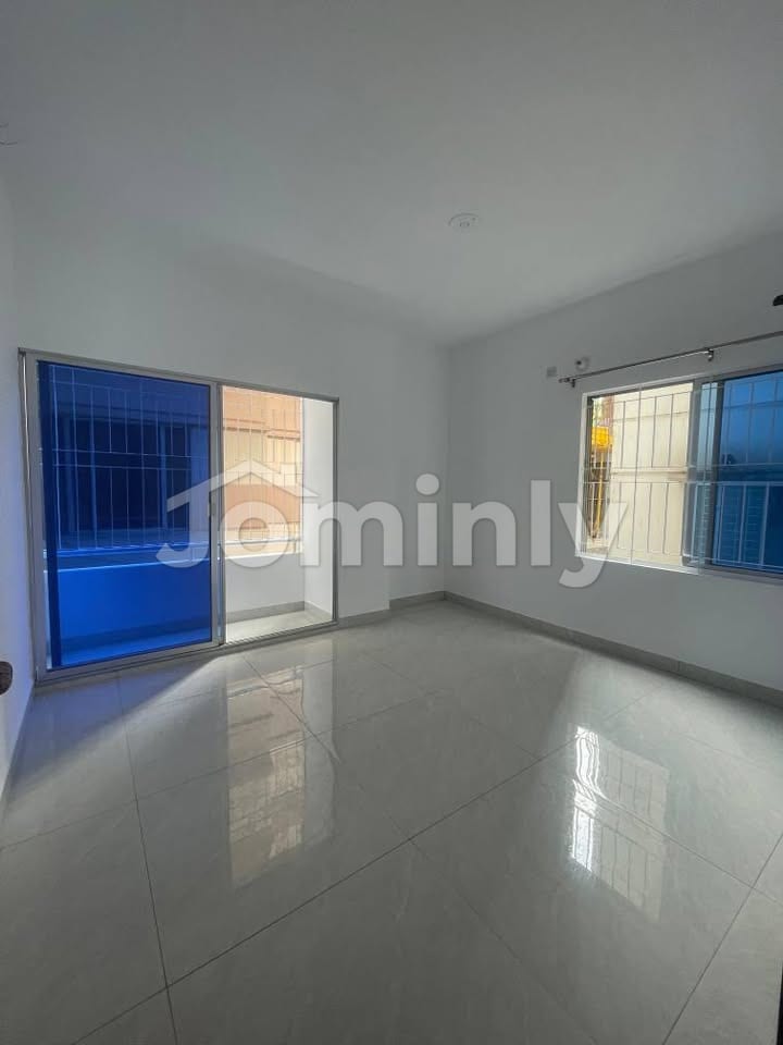 Top-Floor 1,600 SQFT Ready Apartment with Titas Gas & Community Hall @ Sector 7, Uttara - 5