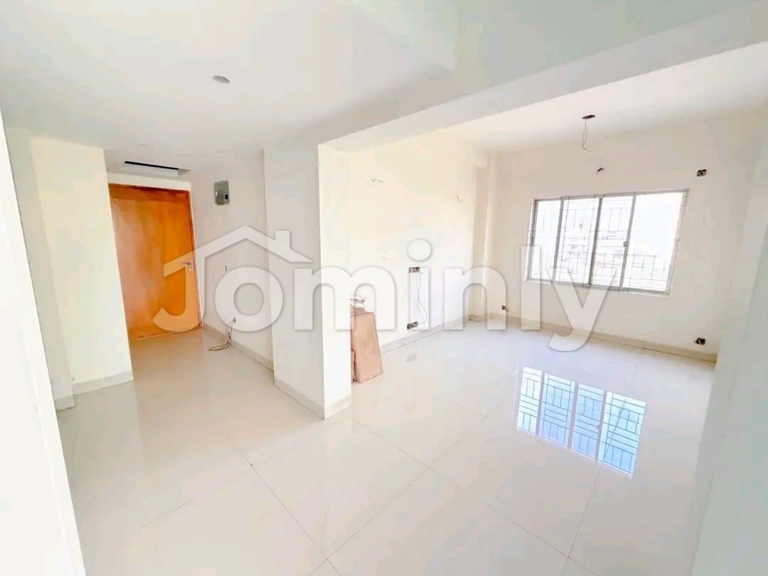 3-Side Open 1,860 SQFT Unused Luxury Apartment with Titas Gas & 2 Parking @ Block F, Lalmatia - 2