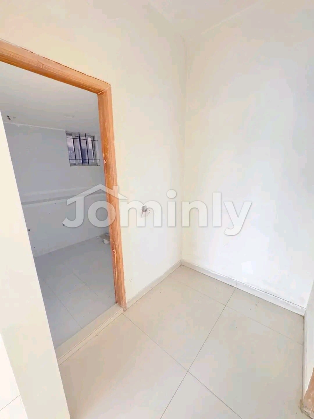 3-Side Open 1,860 SQFT Unused Luxury Apartment with Titas Gas & 2 Parking @ Block F, Lalmatia - 3