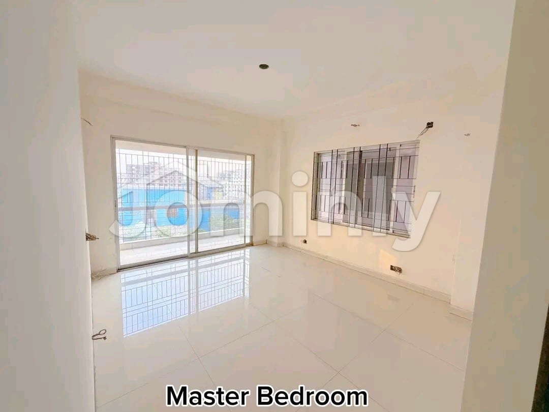 3-Side Open 1,860 SQFT Unused Luxury Apartment with Titas Gas & 2 Parking @ Block F, Lalmatia - 4