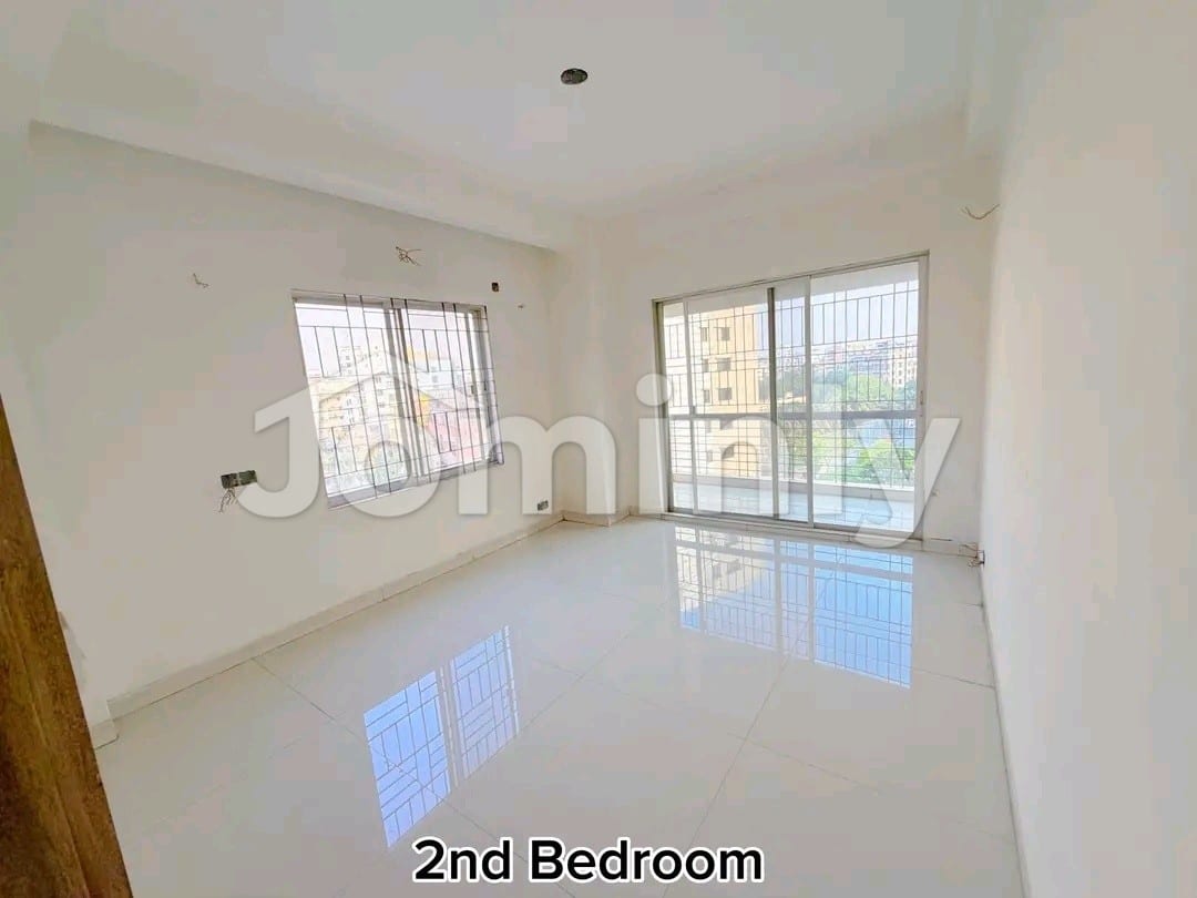 3-Side Open 1,860 SQFT Unused Luxury Apartment with Titas Gas & 2 Parking @ Block F, Lalmatia - 5