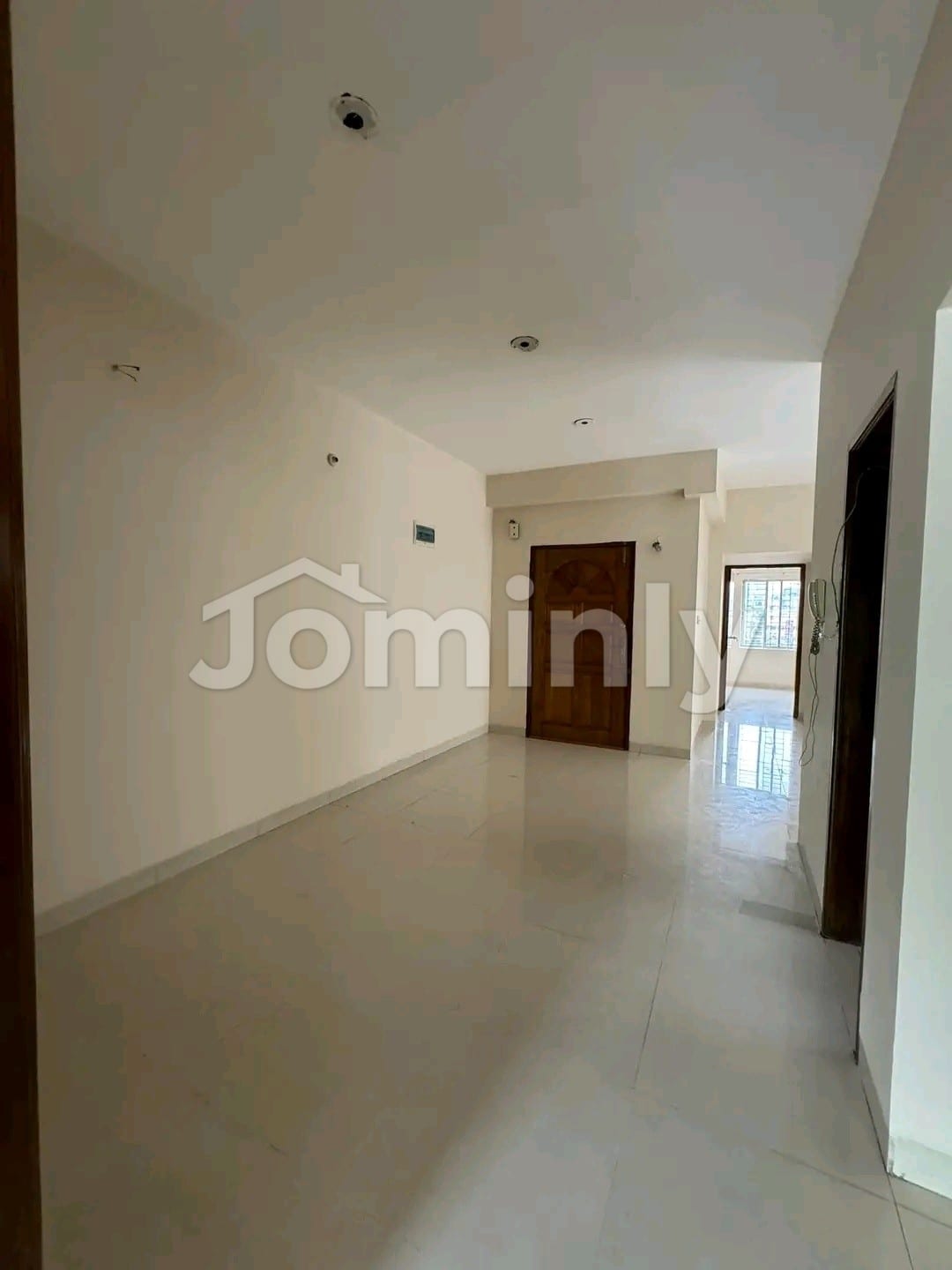 Road-Facing 5th Floor 1,365 SQFT Ready Apartment with Titas Gas @ Block J, Baridhara