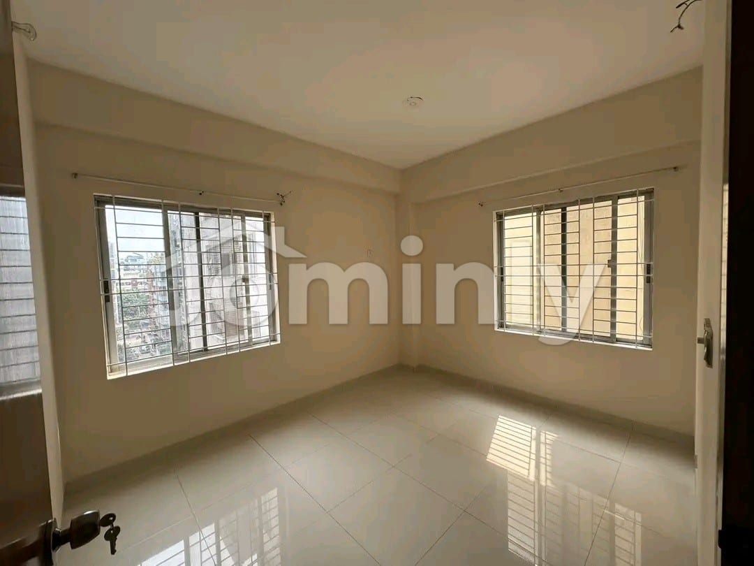 Road-Facing 5th Floor 1,365 SQFT Ready Apartment with Titas Gas @ Block J, Baridhara - 5