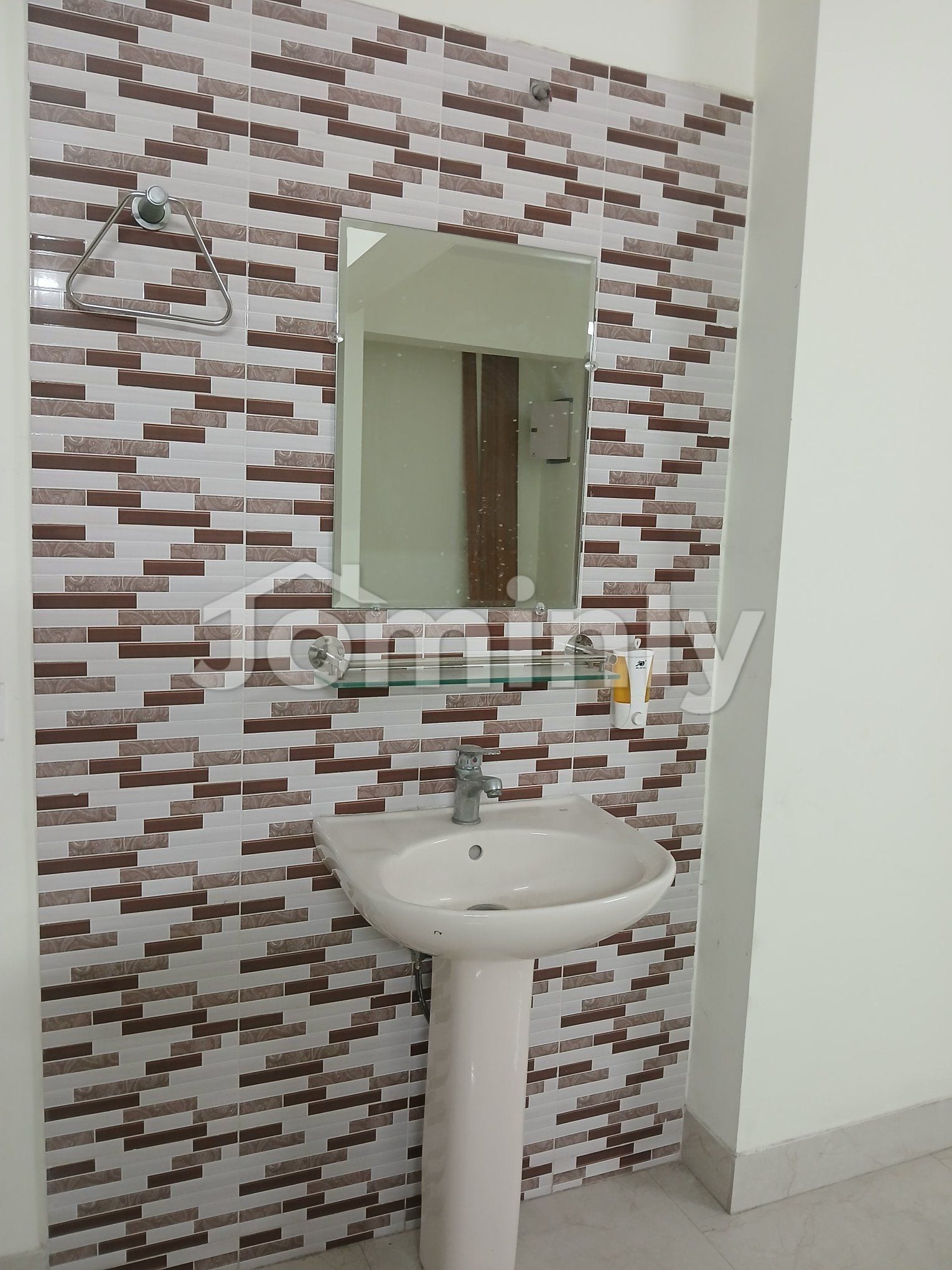 Spacious 1900 Sft South-Facing 4-Bedroom Apartment for Rent on Rani Avenue, Block I, Bashundhara R/A - 4