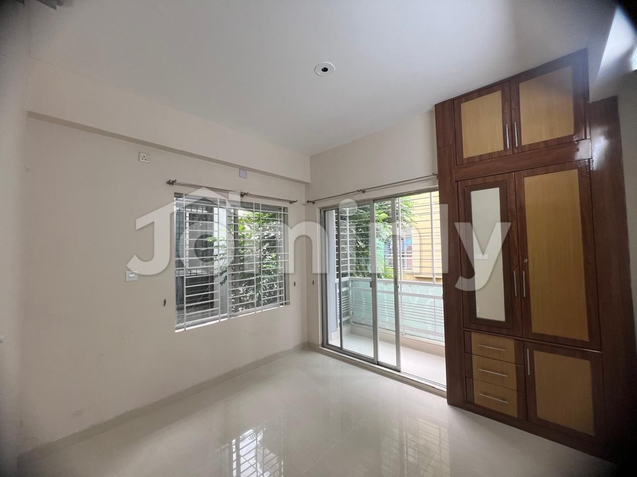 1650 Sft Southeast Corner 3-Bedroom Apartment with Line Gas for Rent in Bashundhara R/A Block F