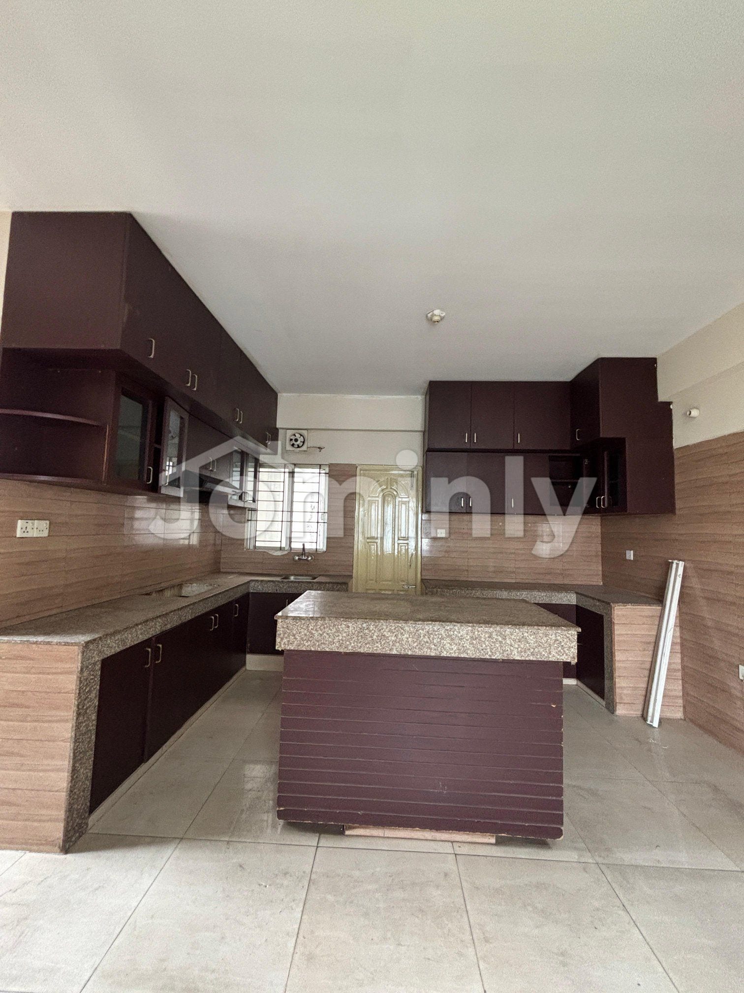 1790 Sft 3-Bedroom Family Apartment with 4 Balconies for Rent in Bashundhara R/A Block G - 4