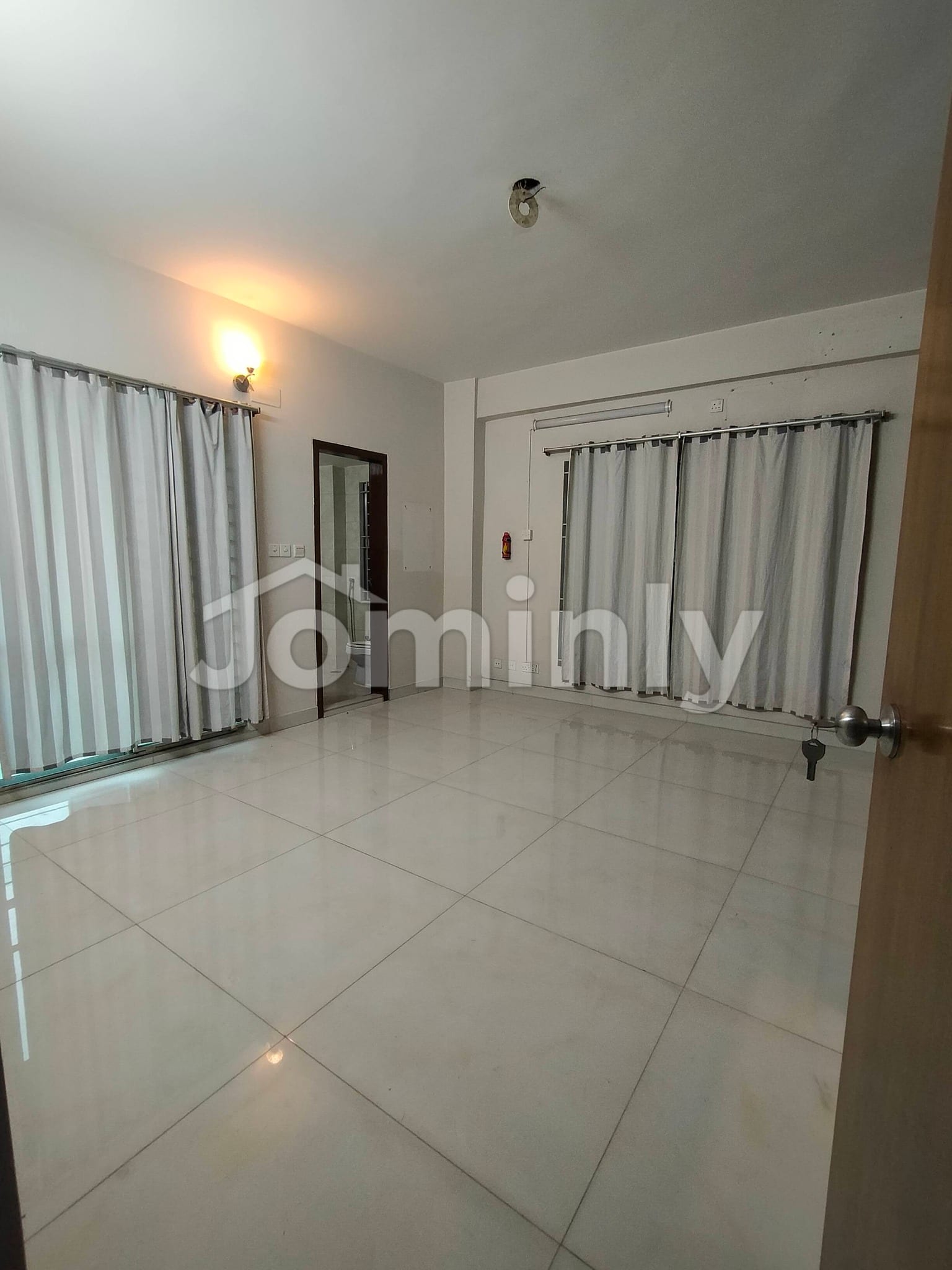 Luxurious 2000 Sft 3-Bedroom Apartment with Servant Quarter for Rent in Banani South - 4