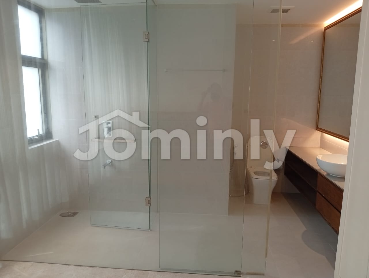Luxurious 2400 Sft 3-Bedroom Elite Apartment with 2 Car Parkings for Rent in North Gulshan - 2