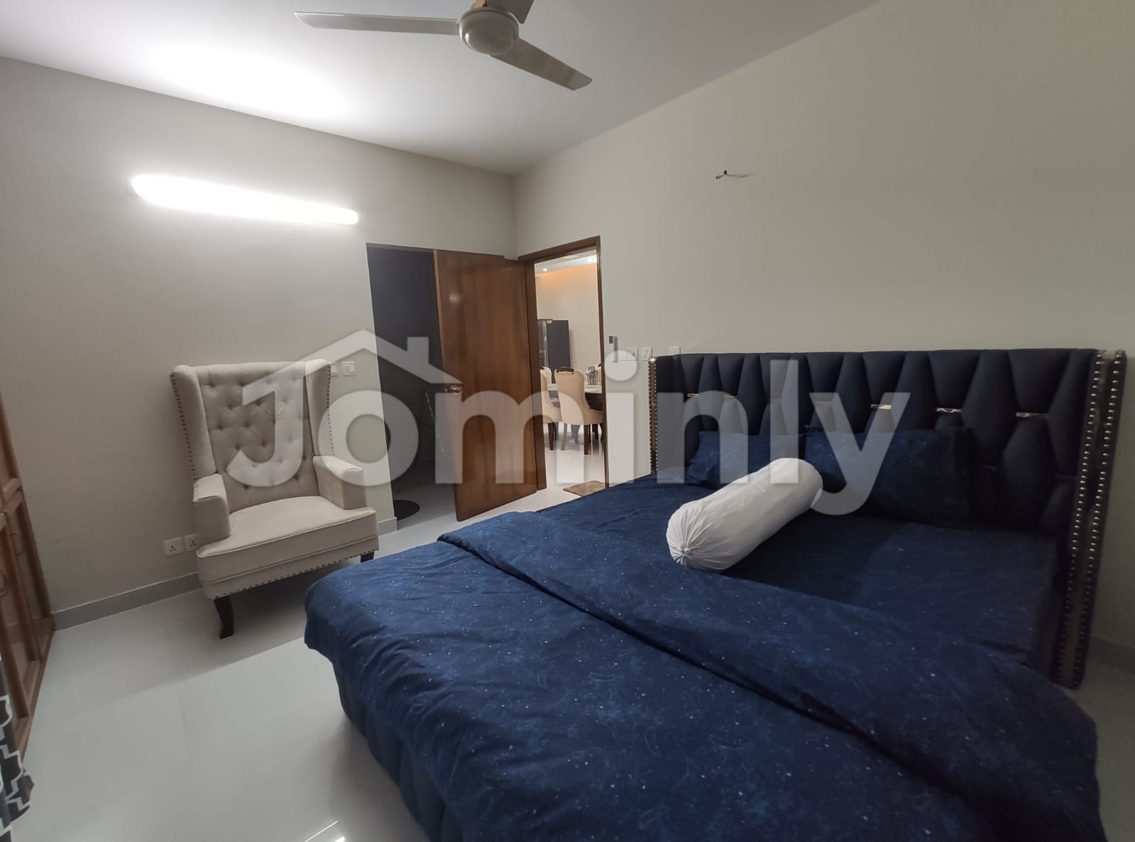 Luxurious 2400 Sft 3-Bedroom Elite Apartment with 2 Car Parkings for Rent in North Gulshan - 5