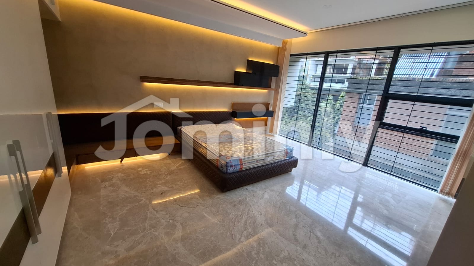 Luxurious Residential Apartment with Modern Amenities for Rent or Sale at Gulshan-2 - 2