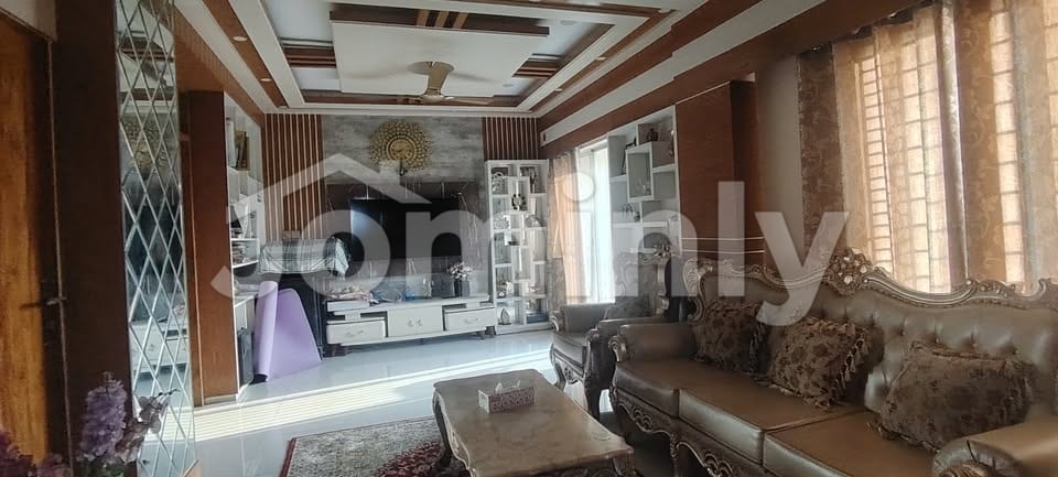 South-Facing Luxury Single-Unit Residential Flat on 5th Floor with Car Parking for Sale at Lalmatia Block-E Near City Hospital