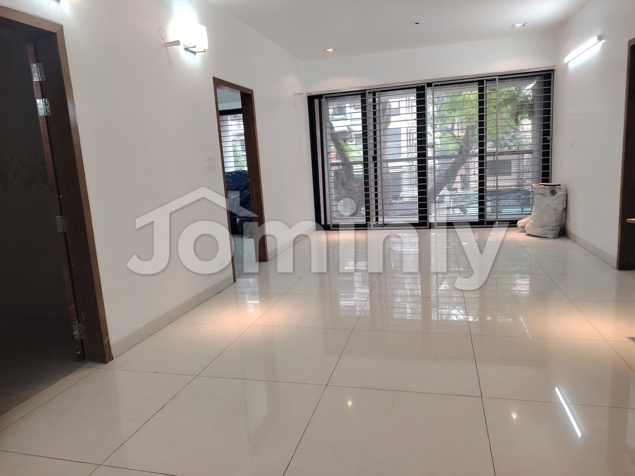 East-Facing New Luxury Residential Flat on First Floor with Two Car Parkings for Sale at Dhanmondi Road 6 - 5