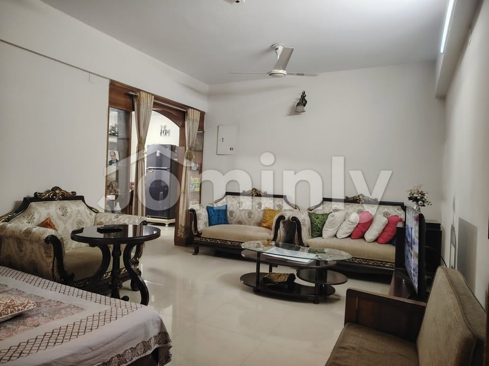 South-Facing Ready Residential Flat on Fifth Floor with Car Parking for Sale at West Dhanmondi Mitali Road