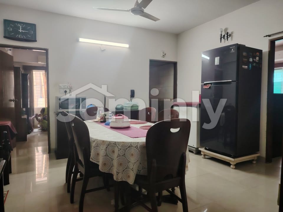 South-Facing Ready Residential Flat on Fifth Floor with Car Parking for Sale at West Dhanmondi Mitali Road - 3