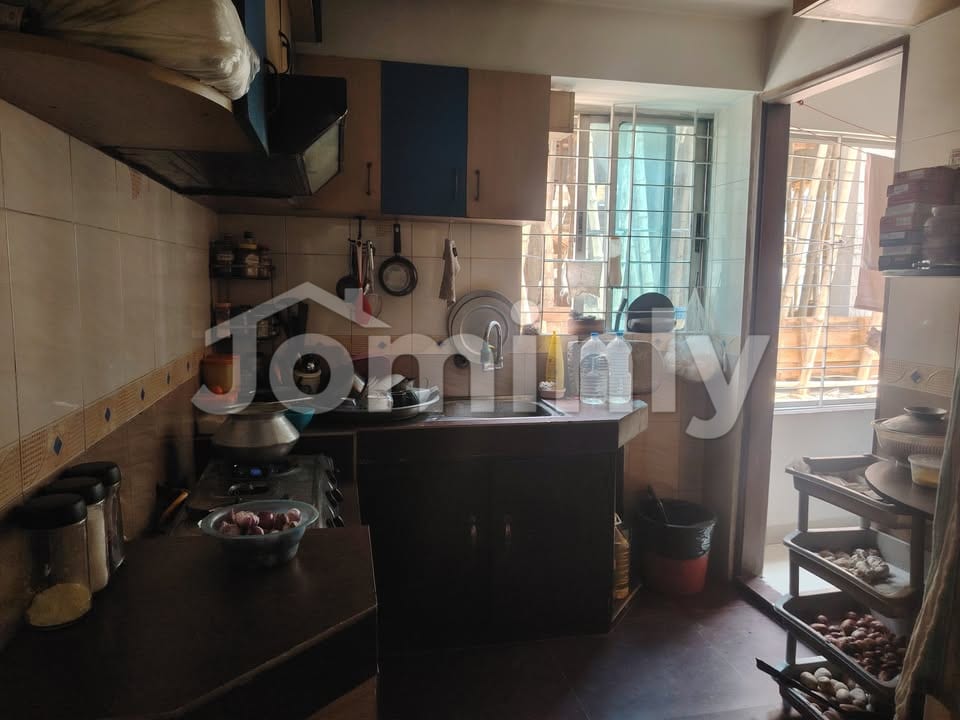 South-Facing Ready Residential Flat on Fifth Floor with Car Parking for Sale at West Dhanmondi Mitali Road - 4