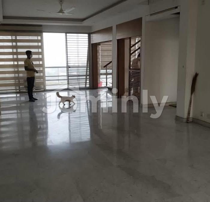 Highly Sophisticated 8,500 SQFT Lake-View Duplex Luxury Apartment for Sale at North Gulshan 2 - 4