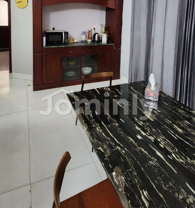 South-Facing 1,500 SQFT Single-Unit Used Flat on Third Floor for Sale at Baridhara Diplomatic Zone - 2