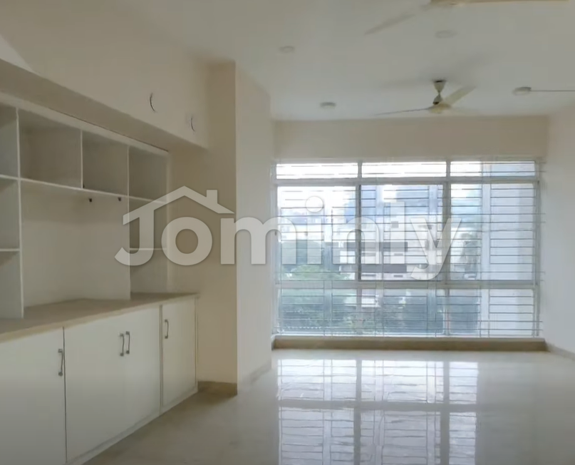 Navana 2,850 Sq Ft 3 BHK Luxury Apartment with 2 Car Parkings on the 4th & Ground Floor at Gulshan 2 - 2