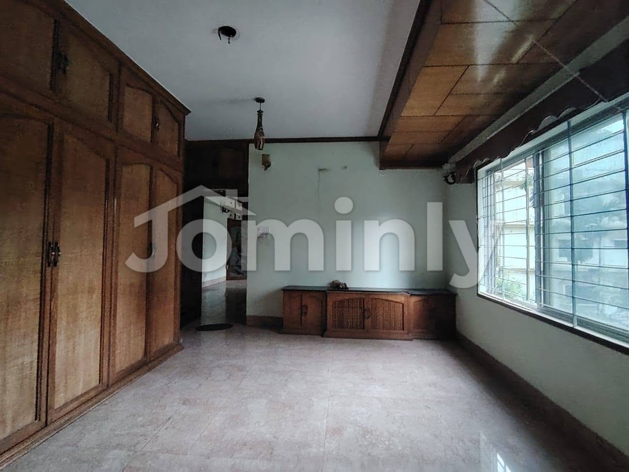 1,500 SFT 3 BHK Ready Apartment with Car Parking & Titas Gas Near Keari Plaza at Dhanmondi 8/A