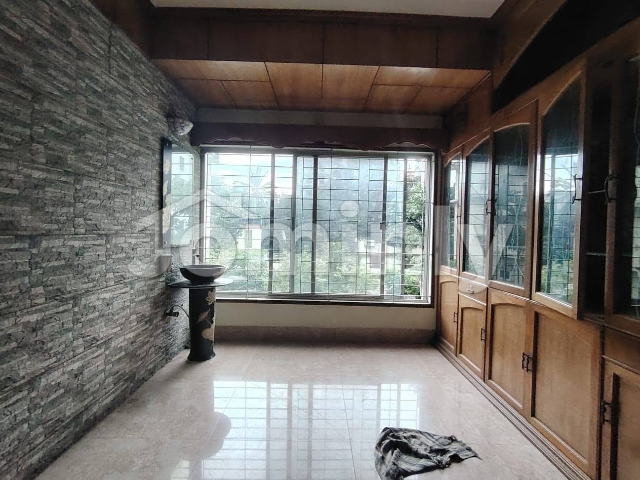 1,500 SFT 3 BHK Ready Apartment with Car Parking & Titas Gas Near Keari Plaza at Dhanmondi 8/A - 5