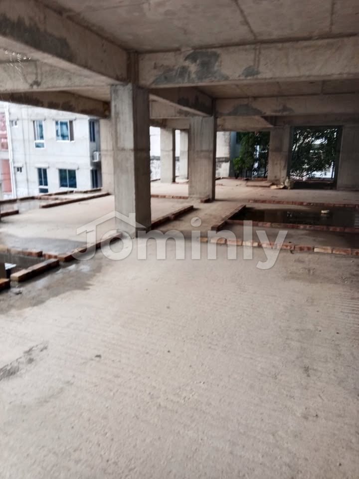 Luxurious 2,120 Sqft 4 BHK South-Facing Brand New Apartment for Sale at Block G, Banasree - 3
