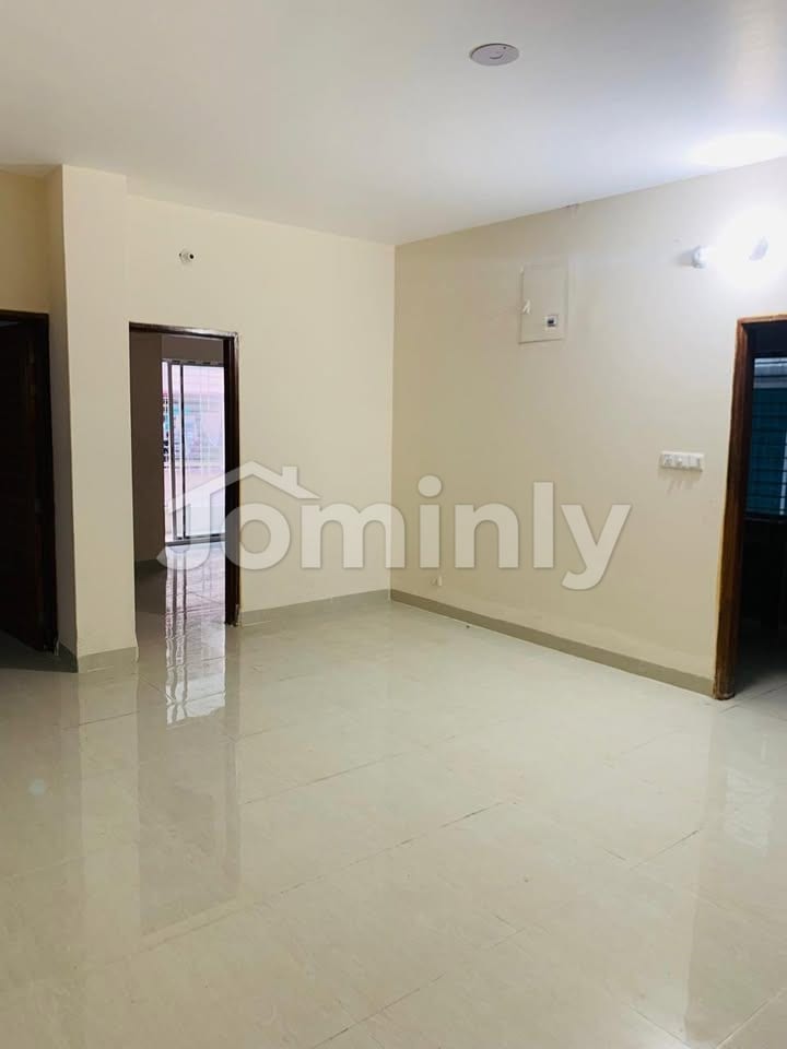 1,930 Sqft 4 BHK South-Facing Single-Unit Ready Apartment for Urgent Sale at Block E, Banasree