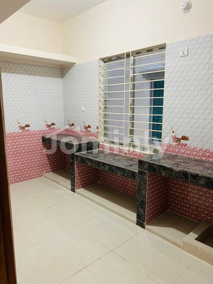 1,930 Sqft 4 BHK South-Facing Single-Unit Ready Apartment for Urgent Sale at Block E, Banasree - 2