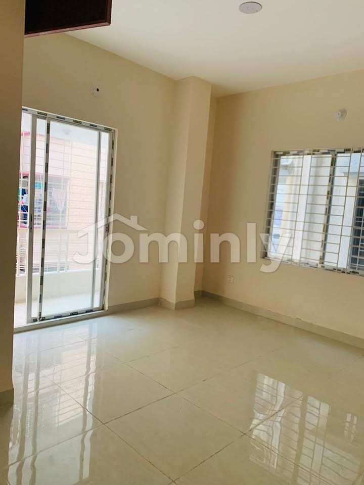 1,930 Sqft 4 BHK South-Facing Single-Unit Ready Apartment for Urgent Sale at Block E, Banasree - 3
