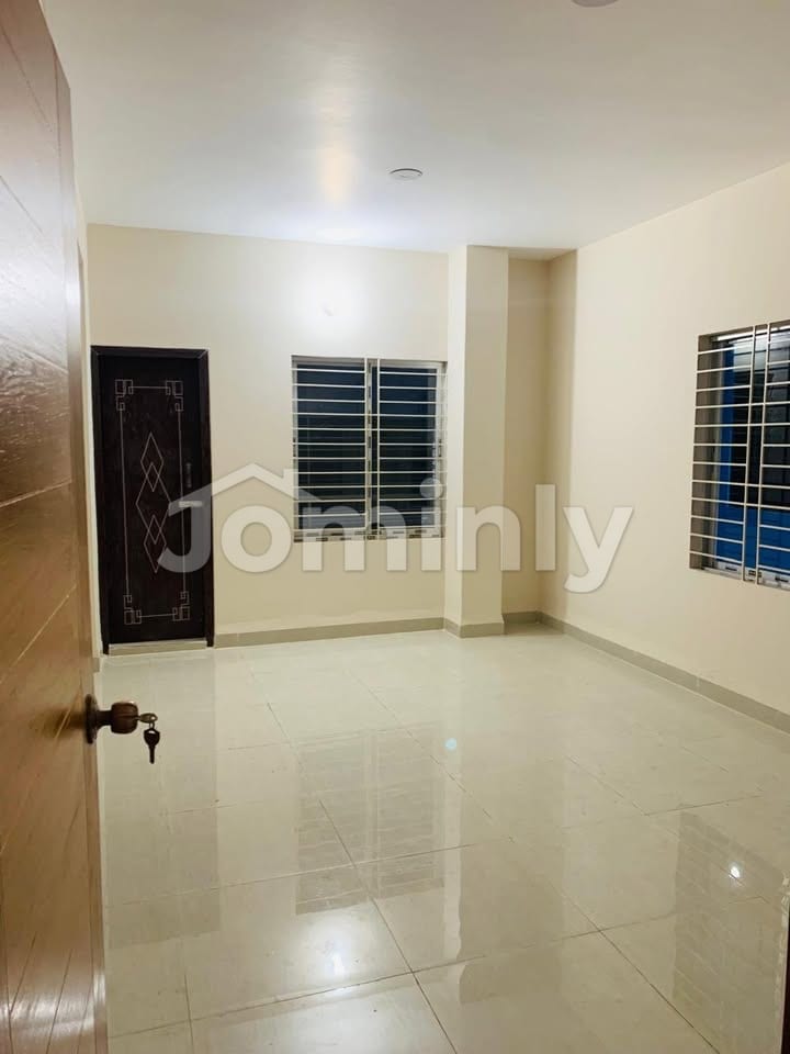 1,930 Sqft 4 BHK South-Facing Single-Unit Ready Apartment for Urgent Sale at Block E, Banasree - 5