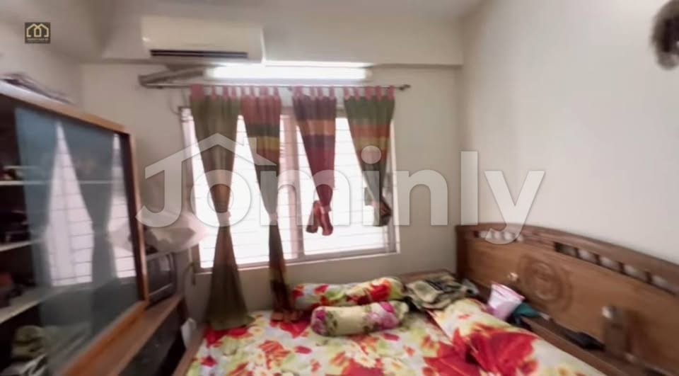 1,505 Sqft 3 BHK North & East Facing Corner Used Apartment with Titas Gas for Sale at Lalmatia - 2