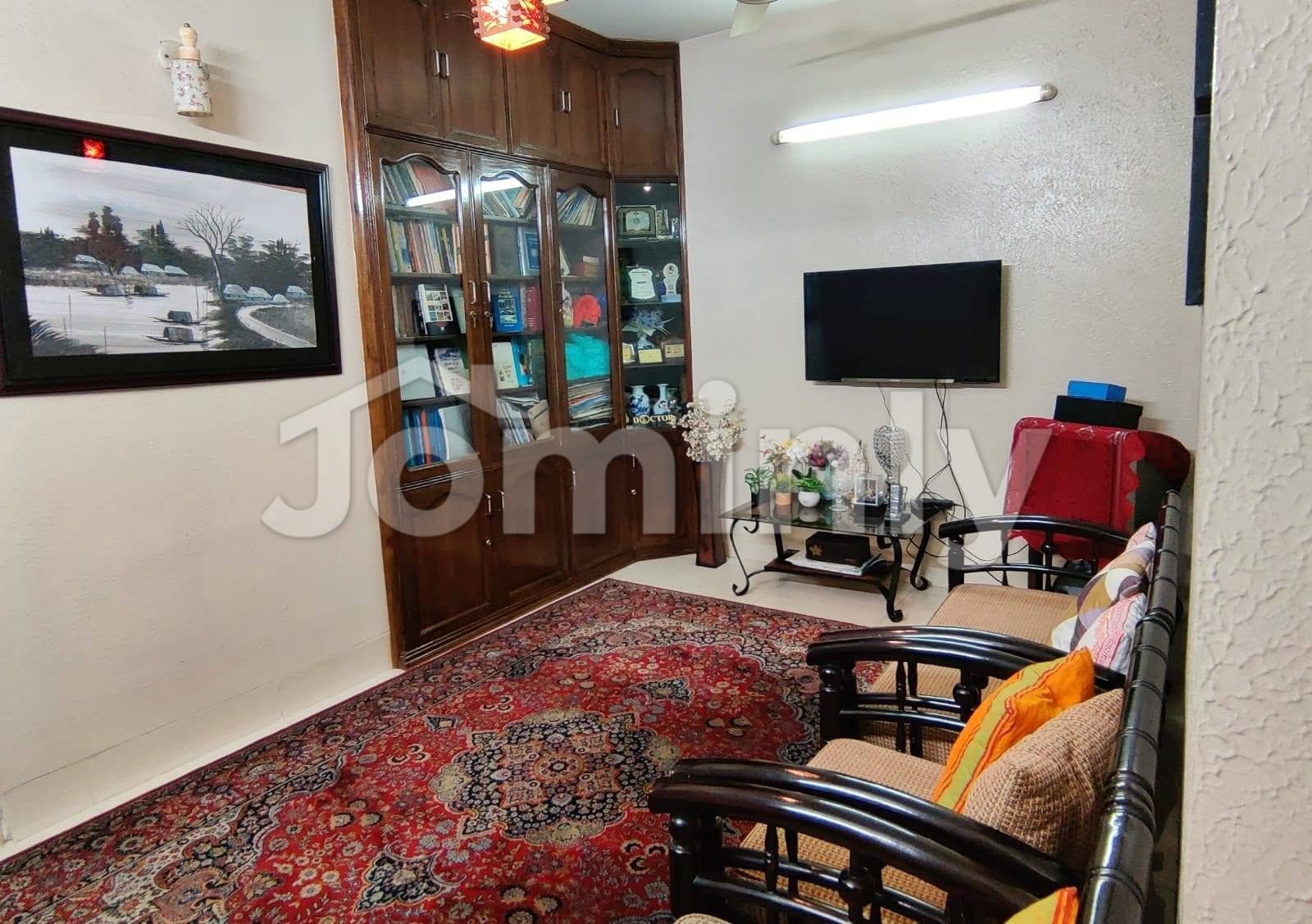 1,880 Sqft 3 BHK Used Apartment with Titas Gas & Parking for Sale at Paribagh Near BSMMU
