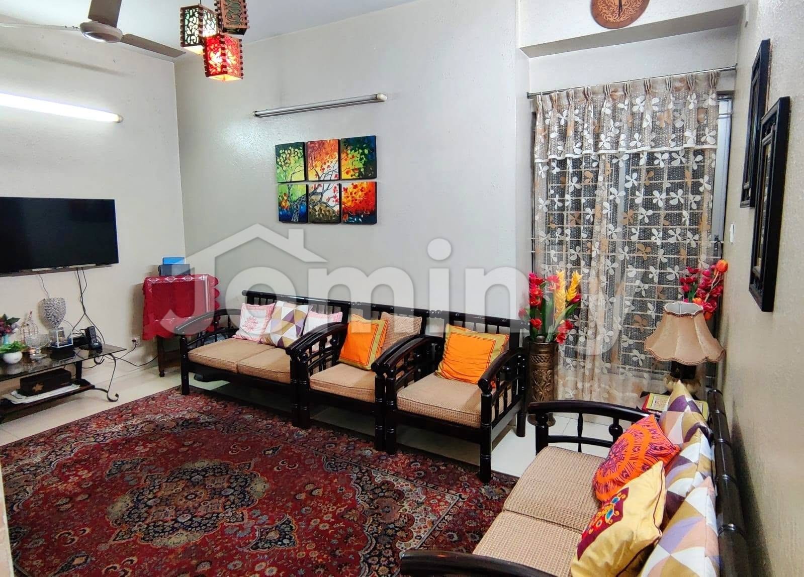 1,880 Sqft 3 BHK Used Apartment with Titas Gas & Parking for Sale at Paribagh Near BSMMU - 2
