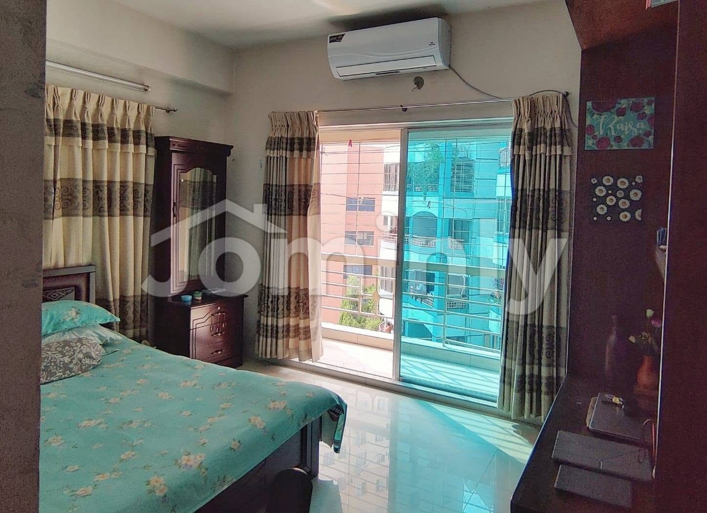 1,880 Sqft 3 BHK Used Apartment with Titas Gas & Parking for Sale at Paribagh Near BSMMU - 4