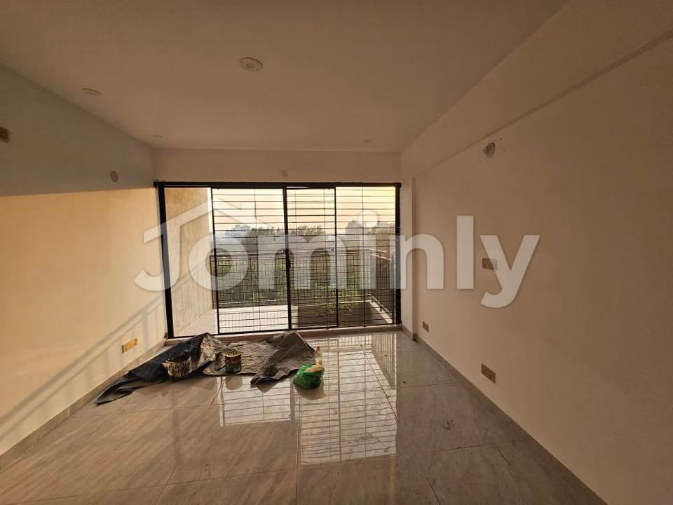 Single Unit 2,100 Sqft 3 BHK West-Facing Brand New Apartment for Sale at United City, Madani Avenue 100 Feet - 3