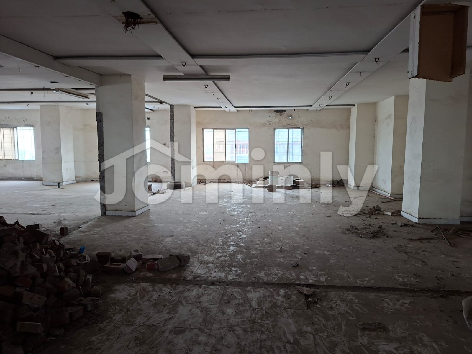 Massive 14,000 Sqft Ground Floor Commercial Space for Rent at J-Block, Baridhara (Ideal for Clinic, Showroom, or Supershop) - 2