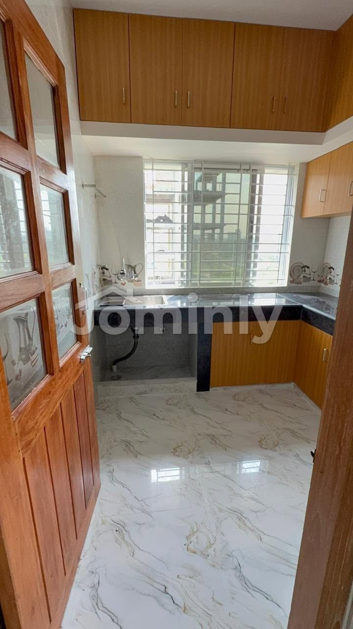 South-Facing Luxury Family Apartment near 300 Feet Road at M-Block, Bashundhara R/A - 4