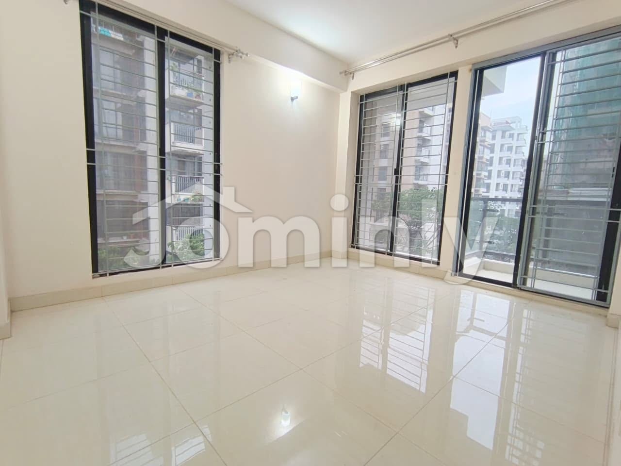 4th Floor South-Facing 4-Bedroom with Parking Spacious Apartment for Rent at Bashundhara R/A