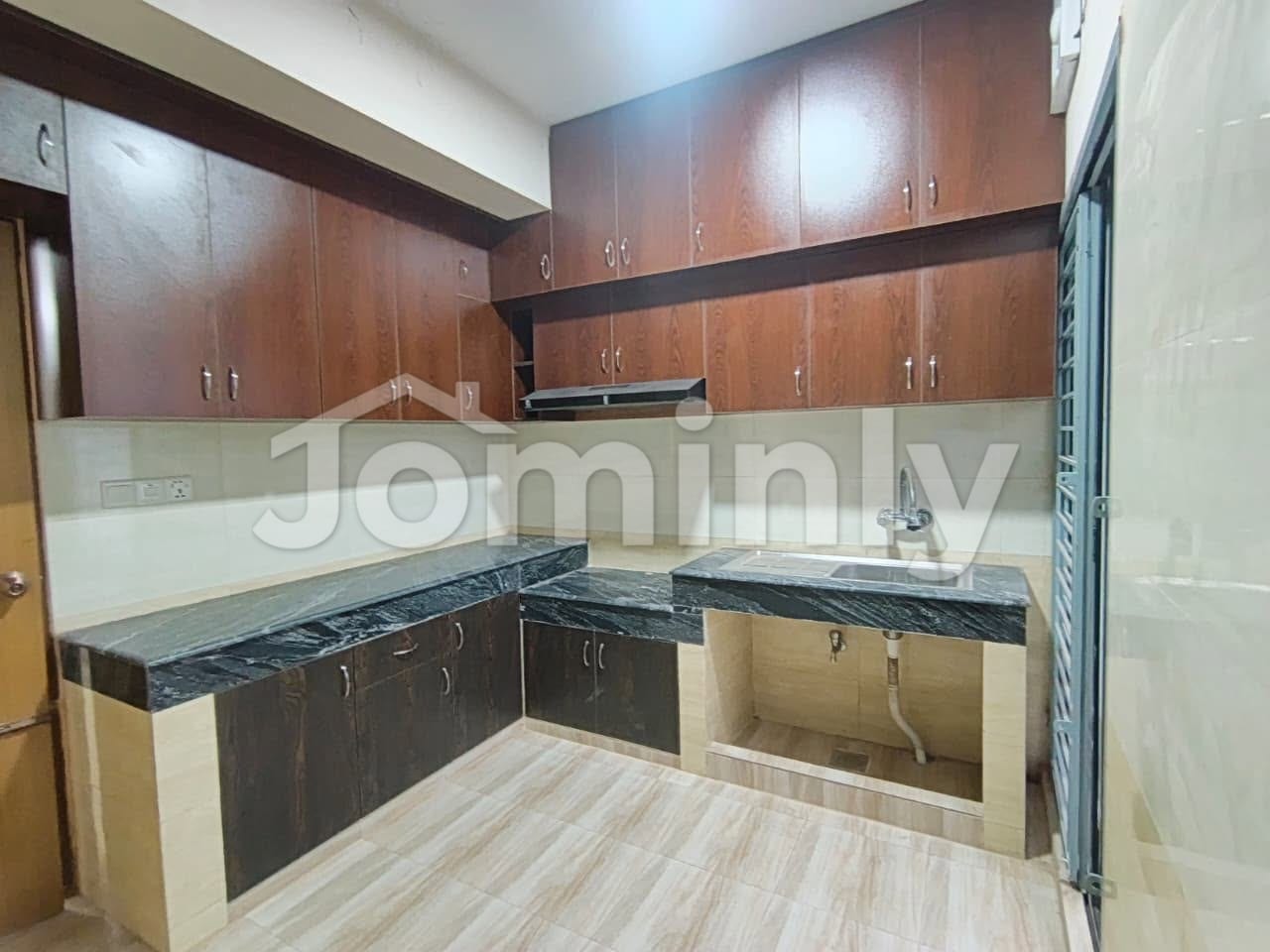 4th Floor South-Facing 4-Bedroom with Parking Spacious Apartment for Rent at Bashundhara R/A - 3