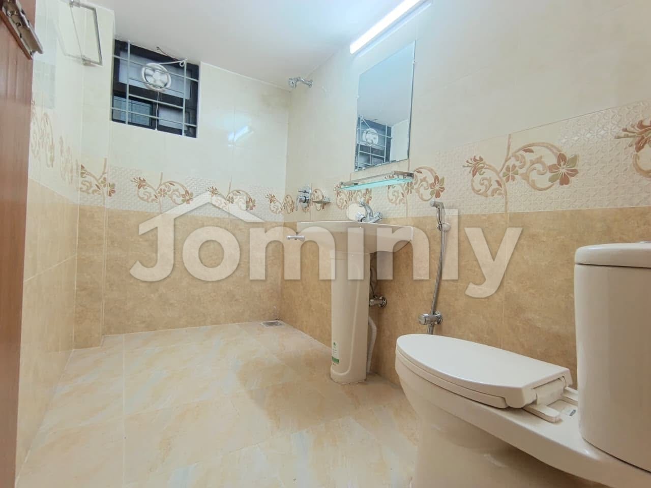 4th Floor South-Facing 4-Bedroom with Parking Spacious Apartment for Rent at Bashundhara R/A - 5