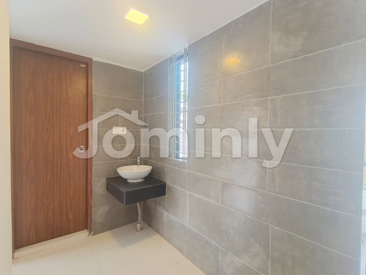 1850 Sqft 5th Floor South Facing Flat for Rent at Bashundhara R/A - 4
