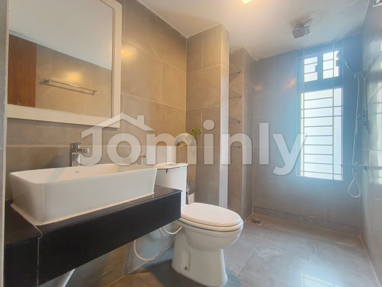 1850 Sqft 5th Floor South Facing Flat for Rent at Bashundhara R/A - 5