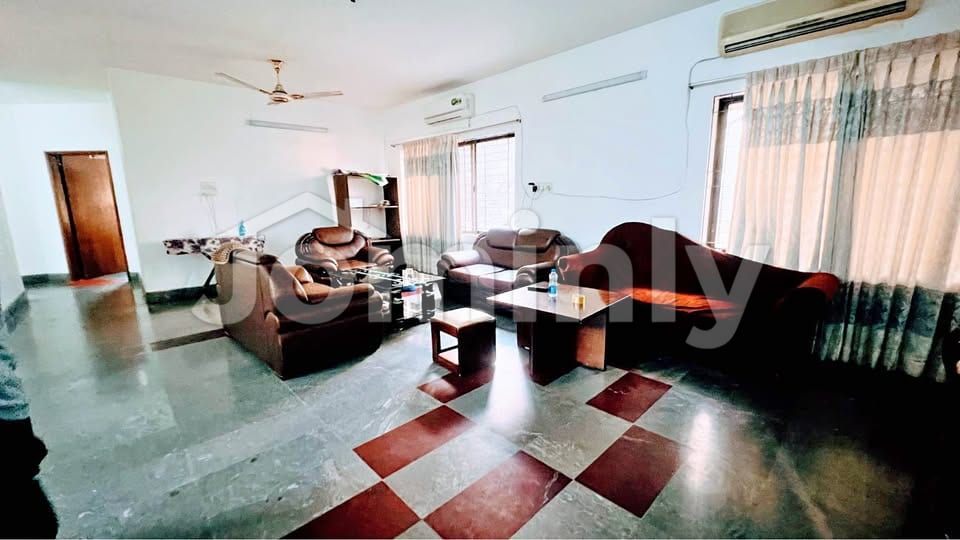 3rd Floor Front-Side 2265 Sqft Luxury Apartment with Line Gas for Sale at North Banani