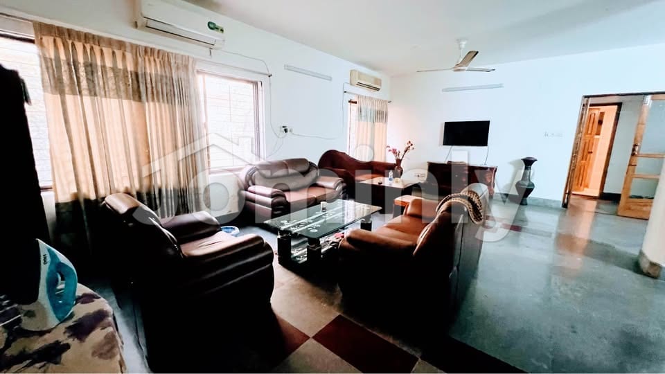 3rd Floor Front-Side 2265 Sqft Luxury Apartment with Line Gas for Sale at North Banani - 2