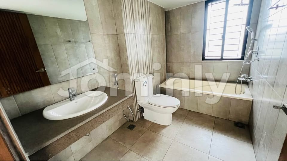 4th Floor 2686 Sqft Brand New Luxury Apartment with Gym & Conference Hall for Sale at Banani North - 5