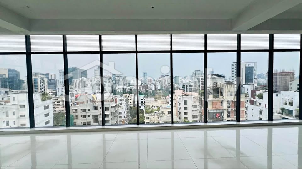 3150 Sqft Premium Commercial Open Space with Elephant Floor Finish for Rent at Banani - 4