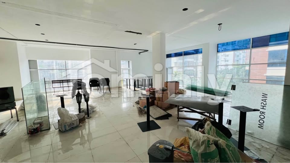 4th Floor 4000 Sqft Massive Commercial Space with 4 Restrooms for Rent at Banani - 2