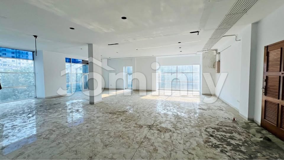 4th Floor 4000 Sqft Massive Commercial Space with 4 Restrooms for Rent at Banani - 3