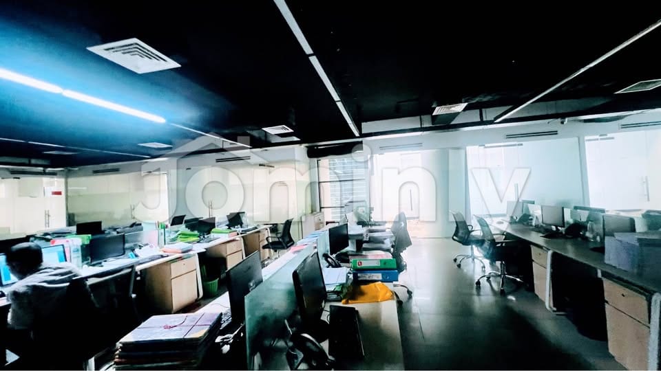 6000 Sqft Central AC Corporate Open Layout Commercial Floor with 3 Lifts for Rent at Gulshan - 2